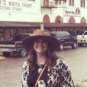 Meet your Posher, Colby